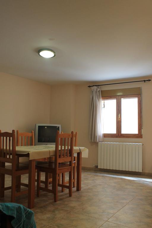 Apartamentos Turisticos Rosario Camarena de la Sierra Room photo