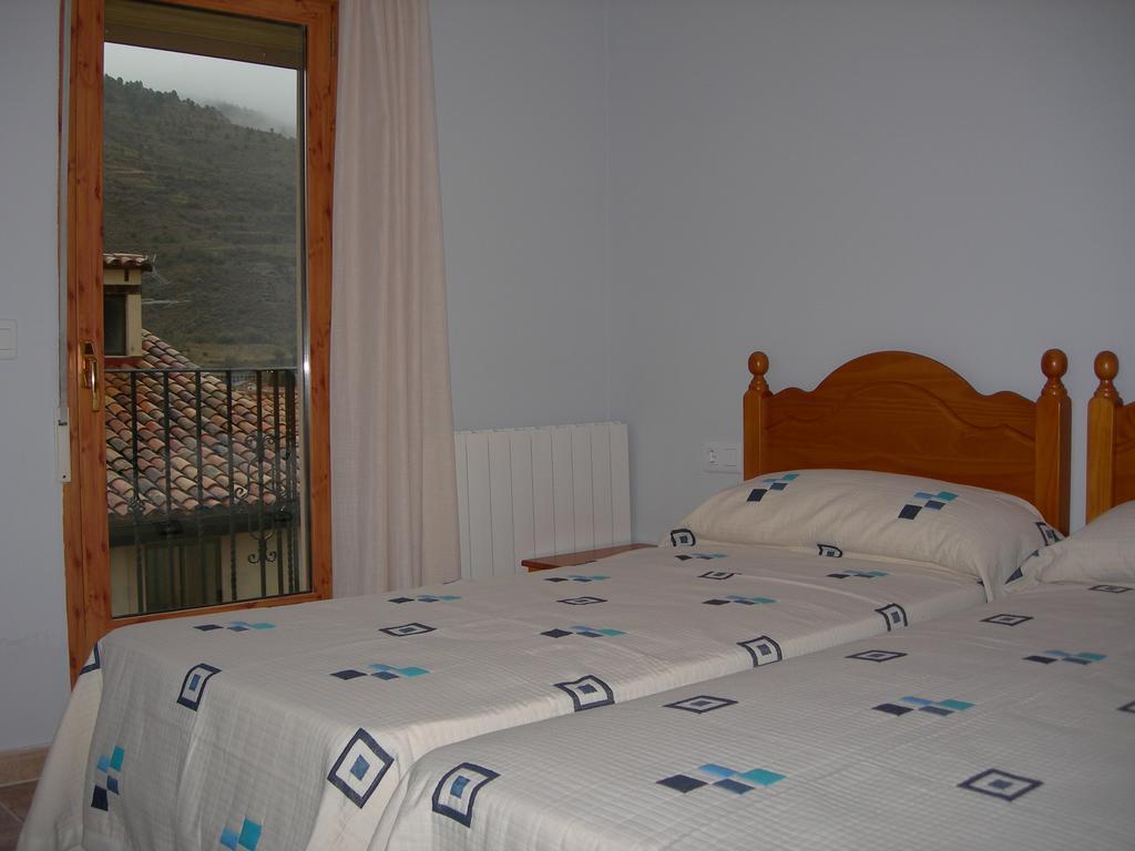 Apartamentos Turisticos Rosario Camarena de la Sierra Exterior photo
