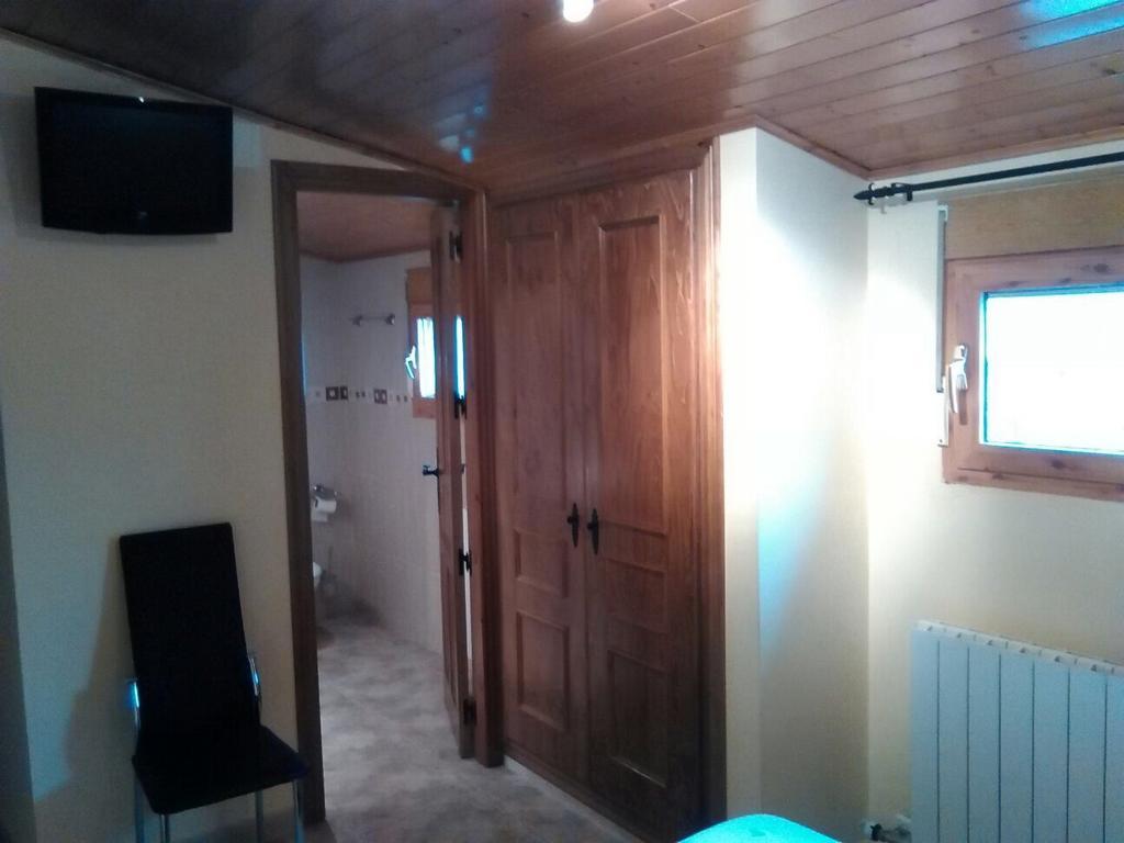 Apartamentos Turisticos Rosario Camarena de la Sierra Room photo