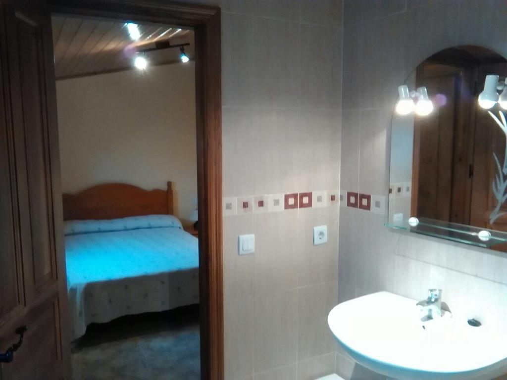 Apartamentos Turisticos Rosario Camarena de la Sierra Room photo