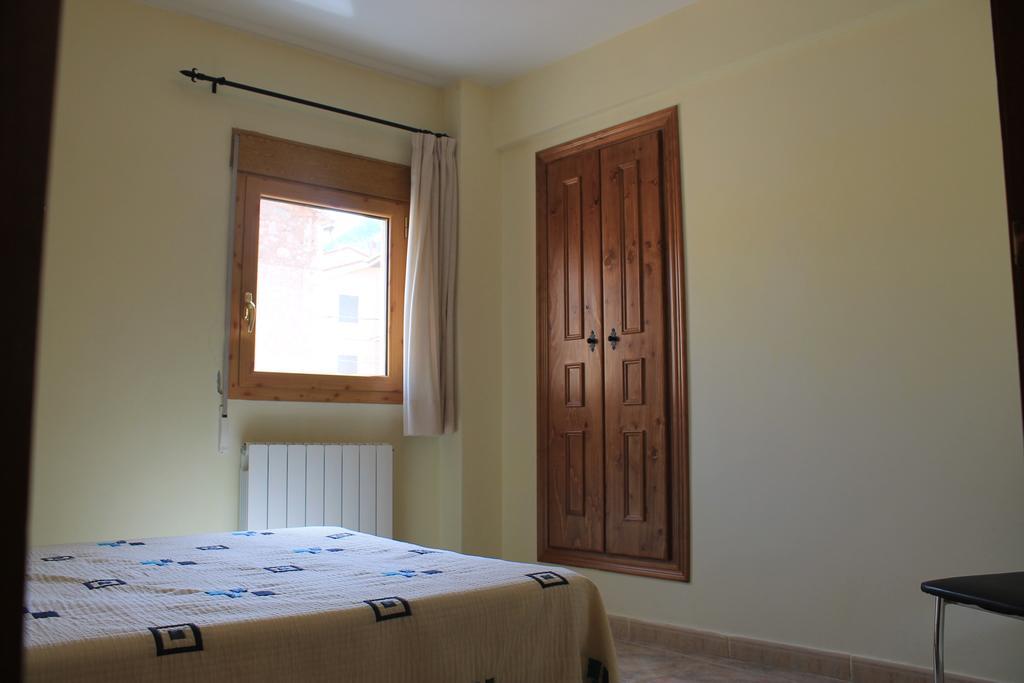 Apartamentos Turisticos Rosario Camarena de la Sierra Room photo