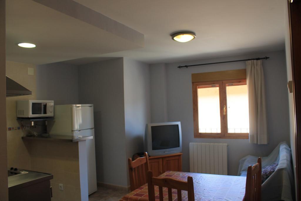 Apartamentos Turisticos Rosario Camarena de la Sierra Room photo